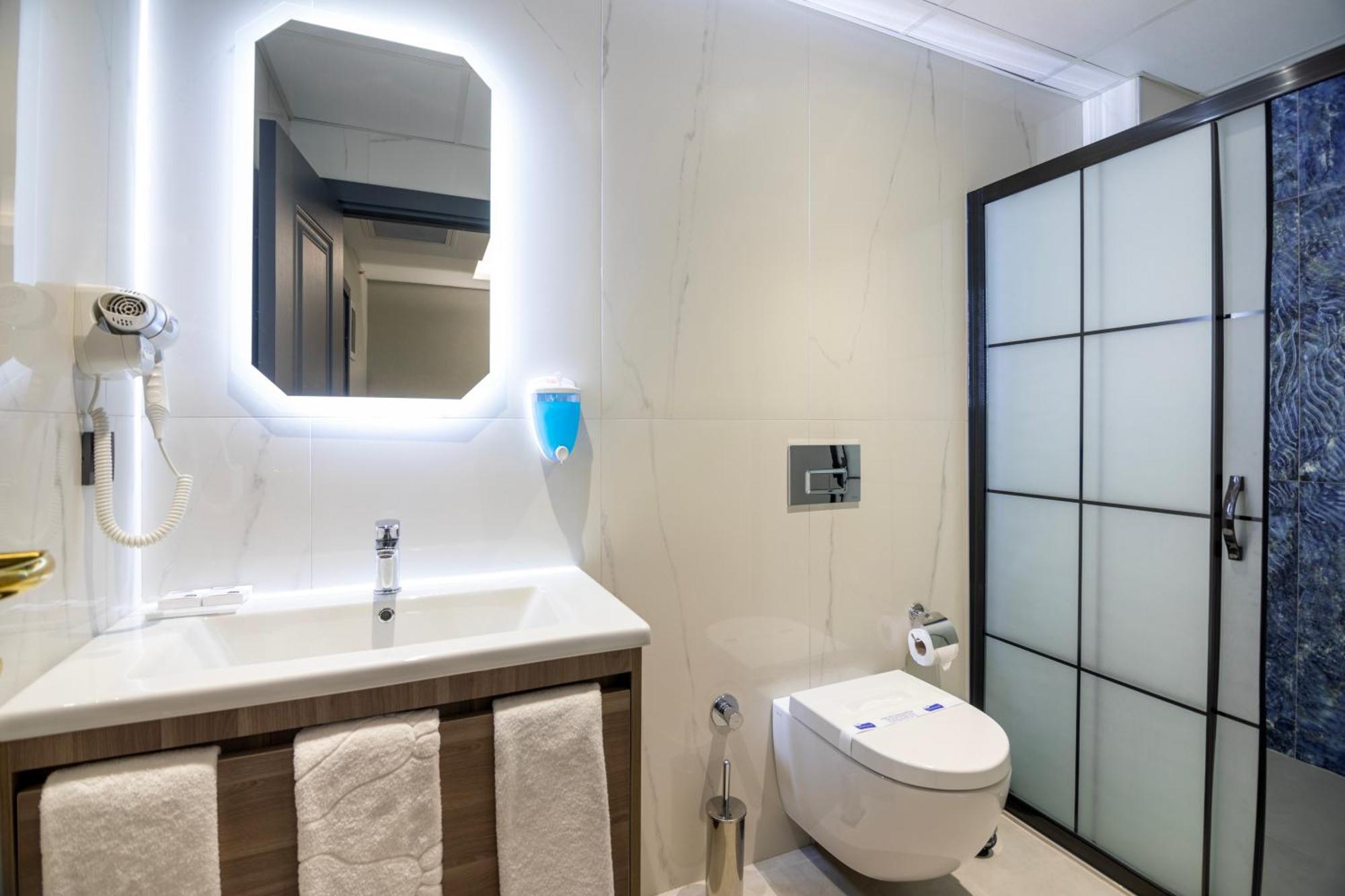The Omiya Hotel Истанбул Екстериор снимка